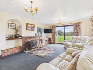 Living room- click for photo gallery